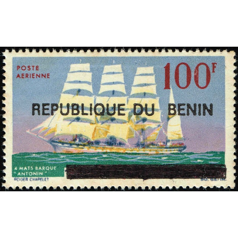 Bénin 1994 - Mi 590 - surcharge locale - 4 mats barque "Antonin" - voilier ** - cote 60 € - TACHES