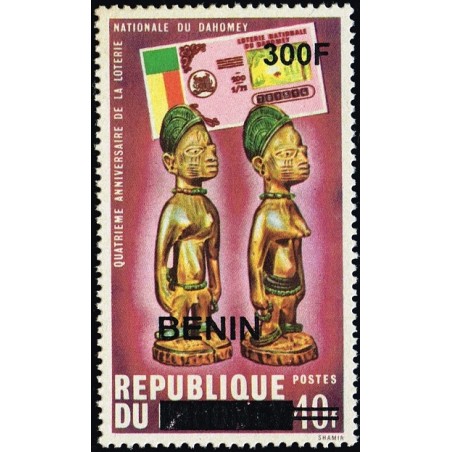 Bénin 2009 - Mi 1503 - surcharge locale 300 f - Loterie nationale - statues en bois ** - cote 70 €