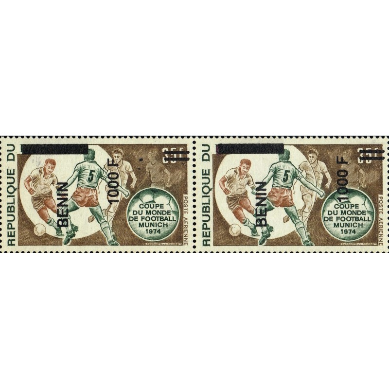 Bénin 2009 - Mi 1623 + 1623 x - surcharge locale 1000 f - coupe du monde de football Munich - paire avec variété **
