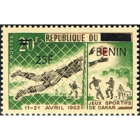Bénin 2009 - Mi 1480 - surcharge locale 25 f - Football 20 f - Jeux sportifs de Dakar ** - cote 40 €
