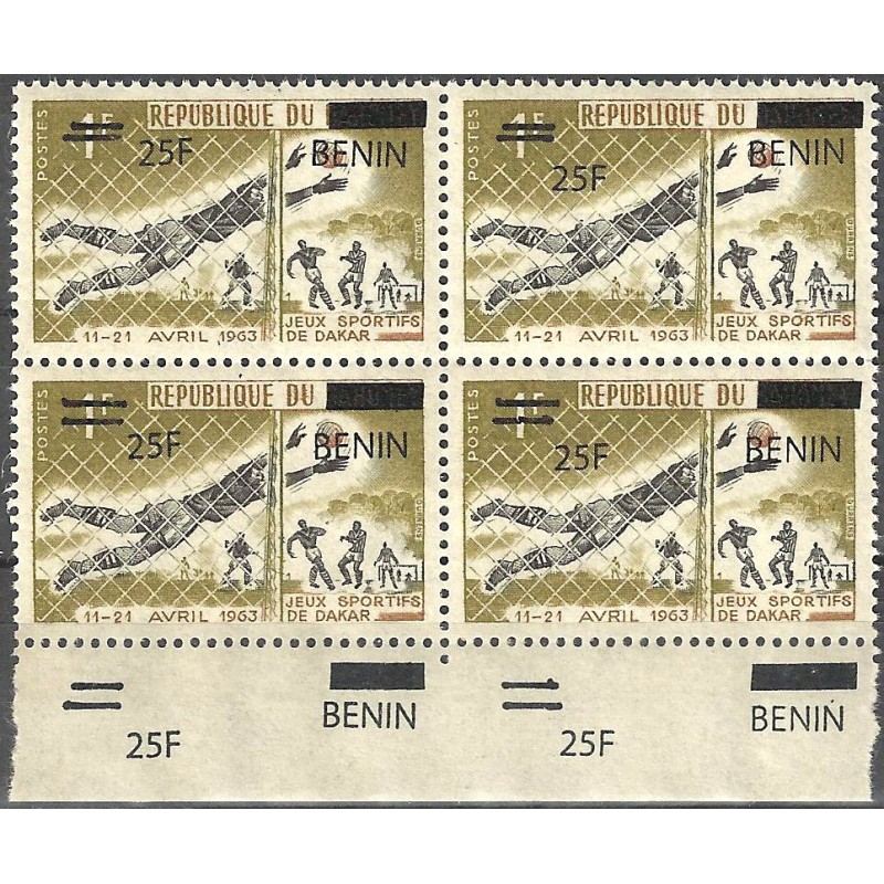Benin 2009 - Mi 1467 - local overprint 25 f - Soccer 1 f - block of 4 with overprint on the margins - MNH CV 120 €