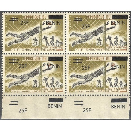 Benin 2009 - Mi 1467 - local overprint 25 f - Soccer 1 f - block of 4 with overprint on the margins - MNH CV 120 €